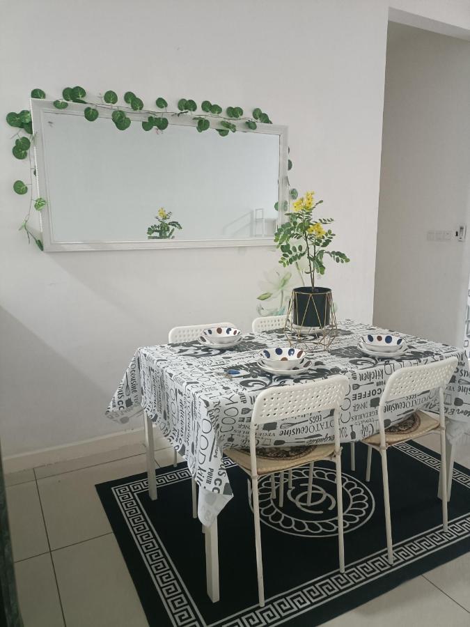 Cikta'Z Homestay Southville City Bangi Kampong Tangkas Екстериор снимка