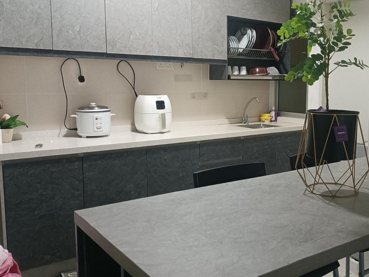 Cikta'Z Homestay Southville City Bangi Kampong Tangkas Екстериор снимка